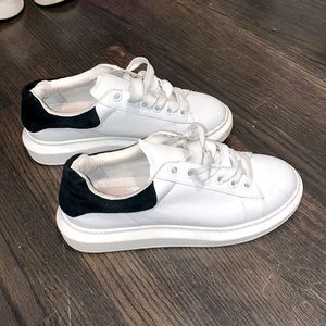 Steve Madden White Sneaker